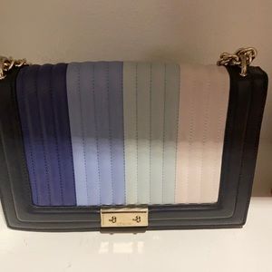 Pre-owned Nine West designer bag.